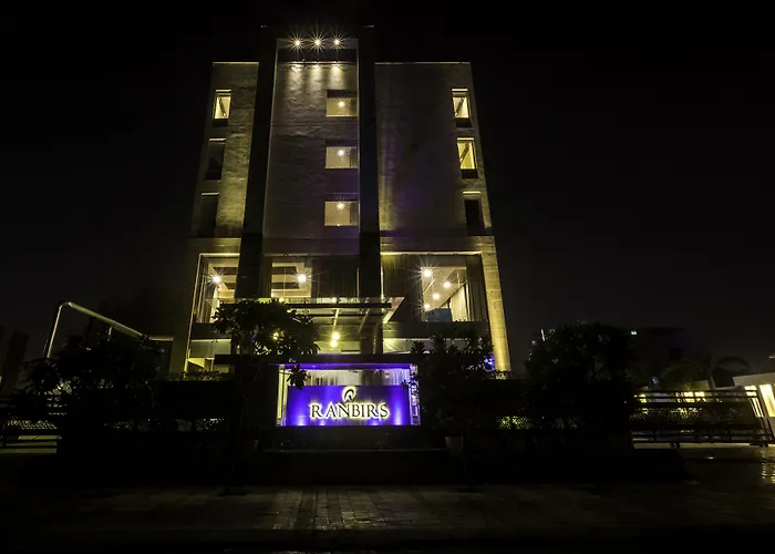 Hotel Ranbirs Chinhat